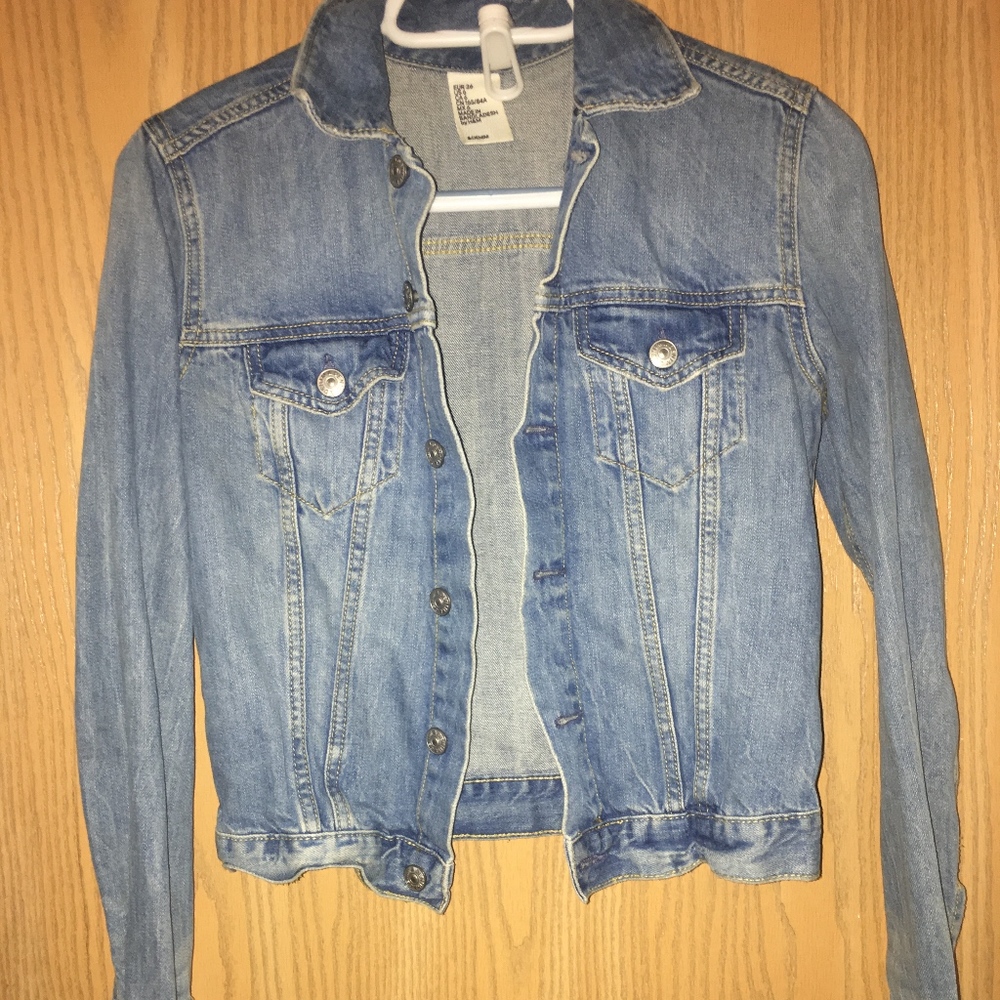 H&M medium wash jeans jacket